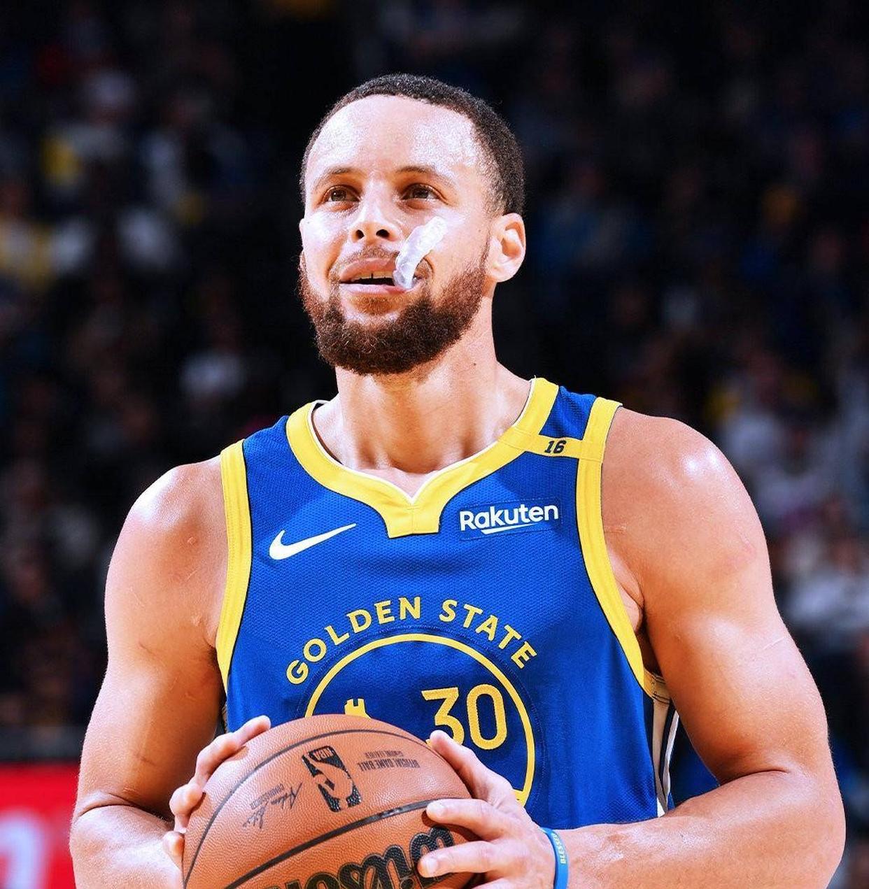 包含库里新星回归赛场表现惊艳，独行侠未来可期！的词条